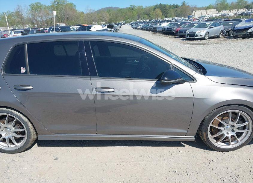 Photo 13 of 2017 Volkswagen Golf R 4-DOOR W/DCC NAVIGATION (VIN WVWVF7AU5HW015469)