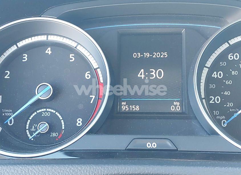 Photo 15 of 2017 Volkswagen Golf R 4-DOOR W/DCC NAVIGATION (VIN WVWVF7AU5HW015469)