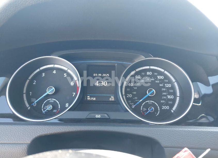 Photo 7 of 2017 Volkswagen Golf R 4-DOOR W/DCC NAVIGATION (VIN WVWVF7AU5HW015469)