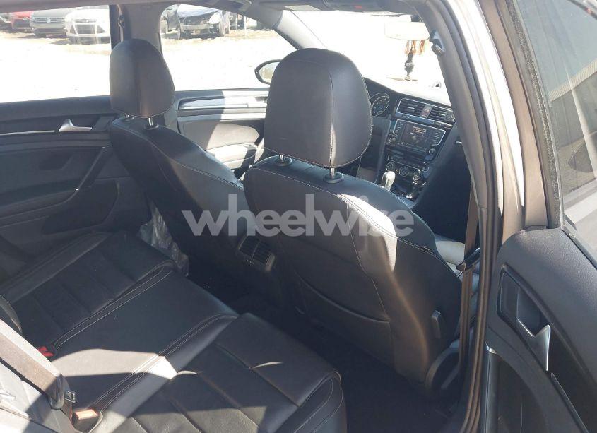 Photo 8 of 2017 Volkswagen Golf R 4-DOOR W/DCC NAVIGATION (VIN WVWVF7AU5HW015469)