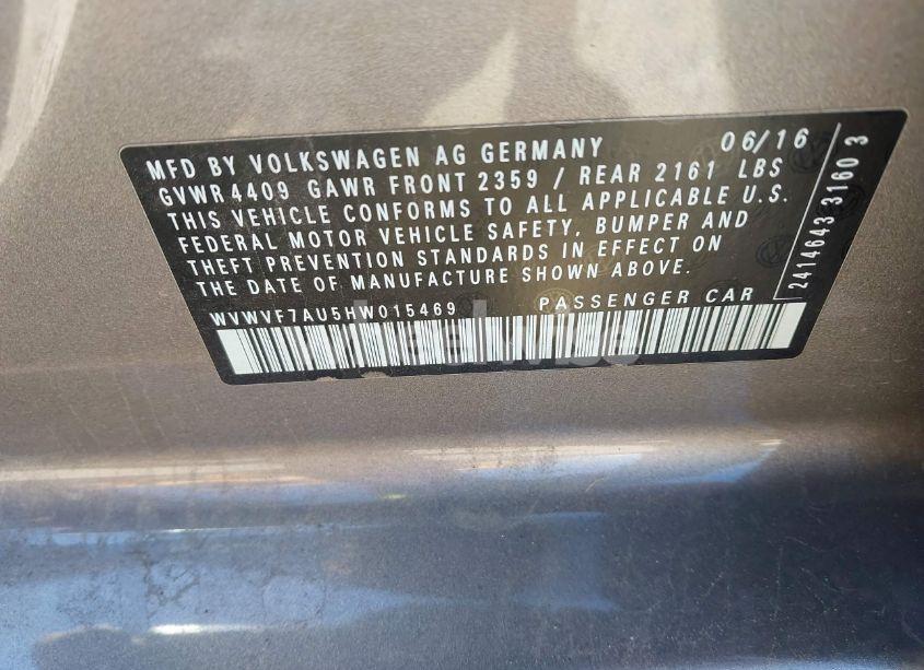 Photo 9 of 2017 Volkswagen Golf R 4-DOOR W/DCC NAVIGATION (VIN WVWVF7AU5HW015469)