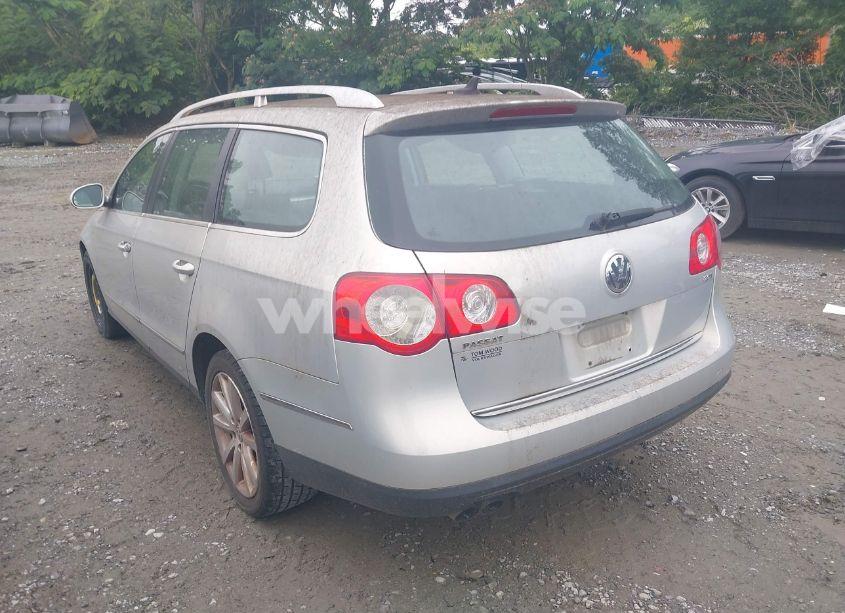 Photo 3 of 2010 Volkswagen Passat KOMFORT (VIN WVWXK9AN4AE106222)