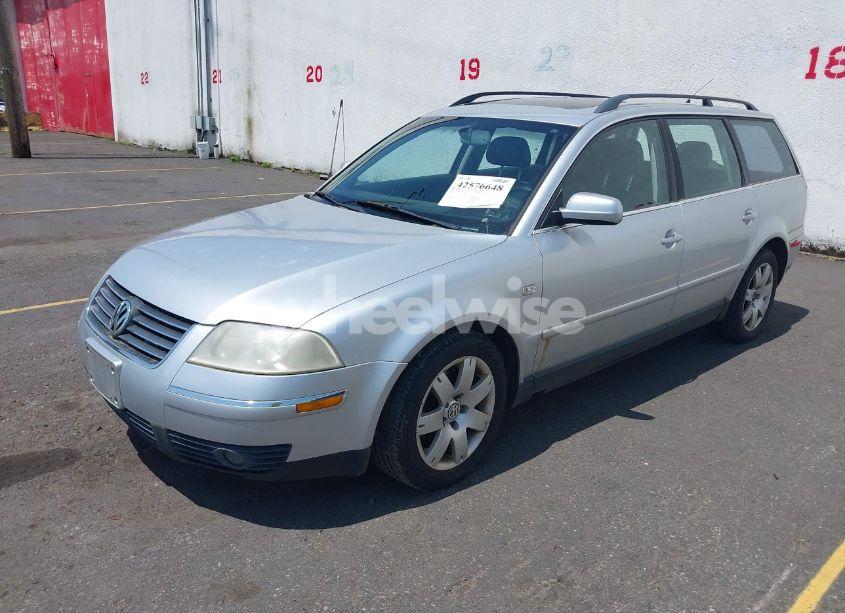 Photo 2 of 2002 Volkswagen Passat GLX (VIN WVWYH63B22E251202)