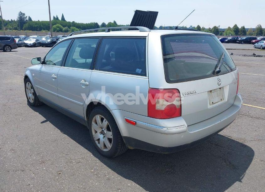 Photo 3 of 2002 Volkswagen Passat GLX (VIN WVWYH63B22E251202)
