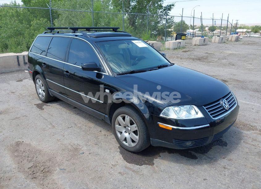 2002 Volkswagen Passat GLX (VIN WVWYH63B42E263027) main photo