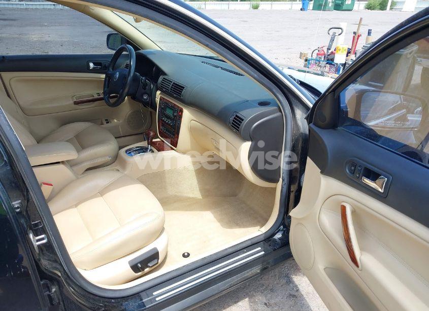 Photo 5 of 2002 Volkswagen Passat GLX (VIN WVWYH63B42E263027)