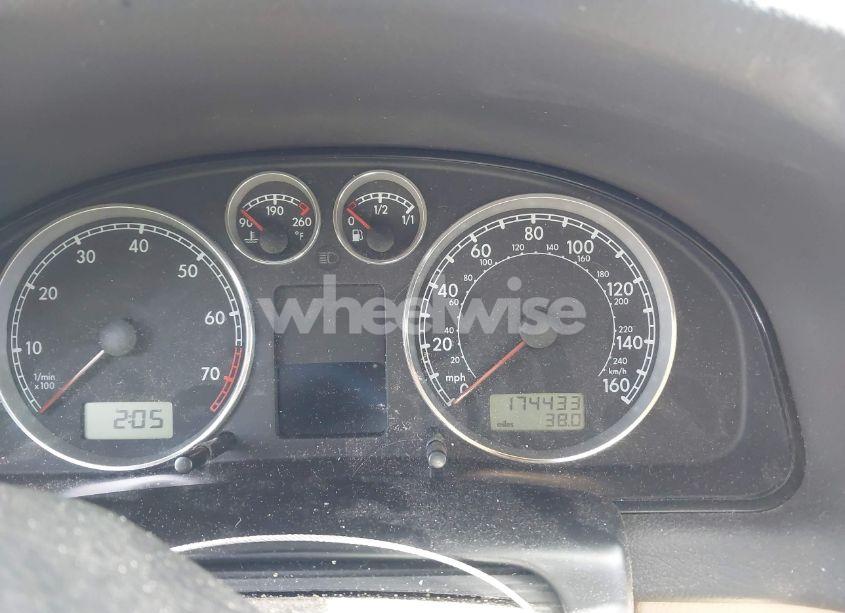 Photo 7 of 2002 Volkswagen Passat GLX (VIN WVWYH63B42E263027)