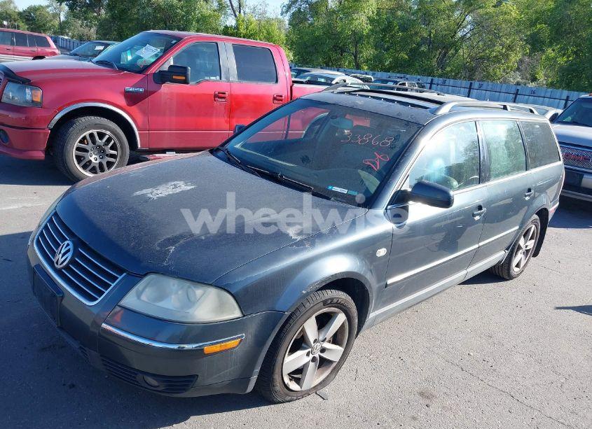 Photo 2 of 2003 Volkswagen Passat GLX (VIN WVWYH63B63E168244)