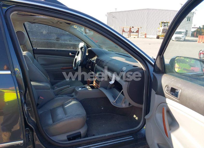 Photo 5 of 2003 Volkswagen Passat GLX (VIN WVWYH63B63E168244)