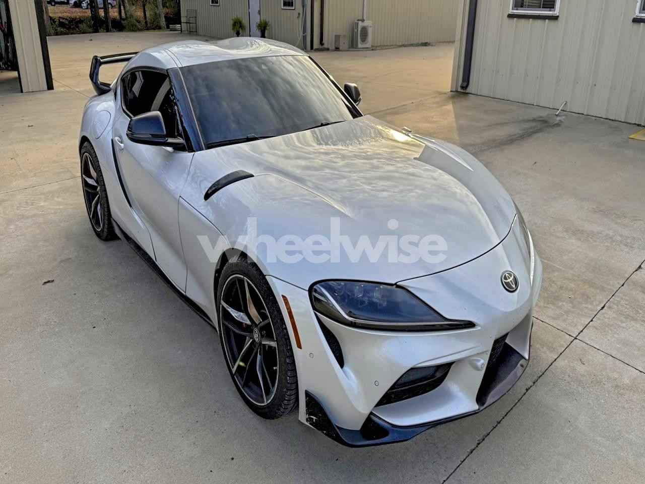 2021 TOYOTA SUPRA BASE (VIN WZ1DB0C02MW042827) main photo