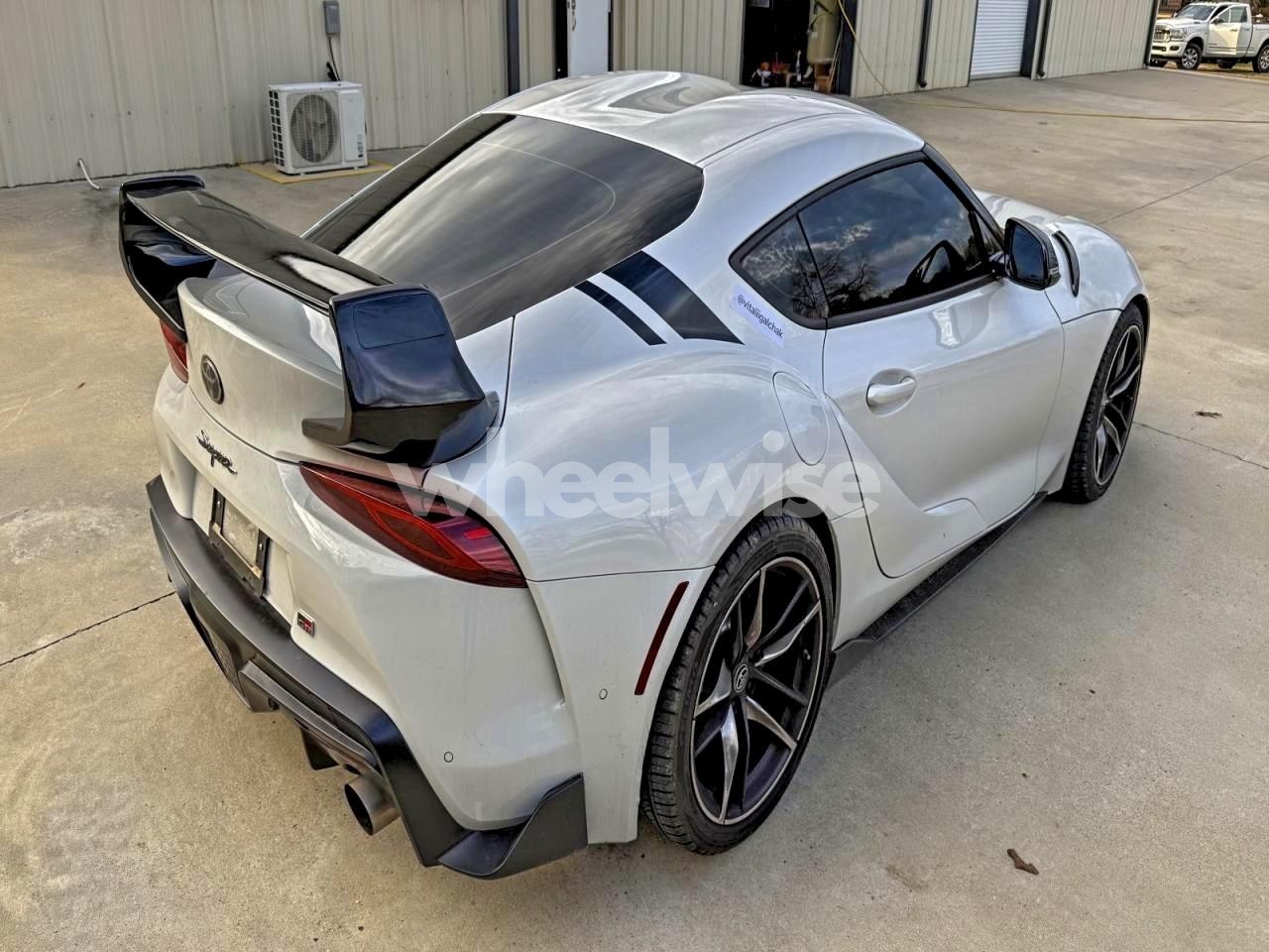 Photo 4 of 2021 TOYOTA SUPRA BASE (VIN WZ1DB0C02MW042827)