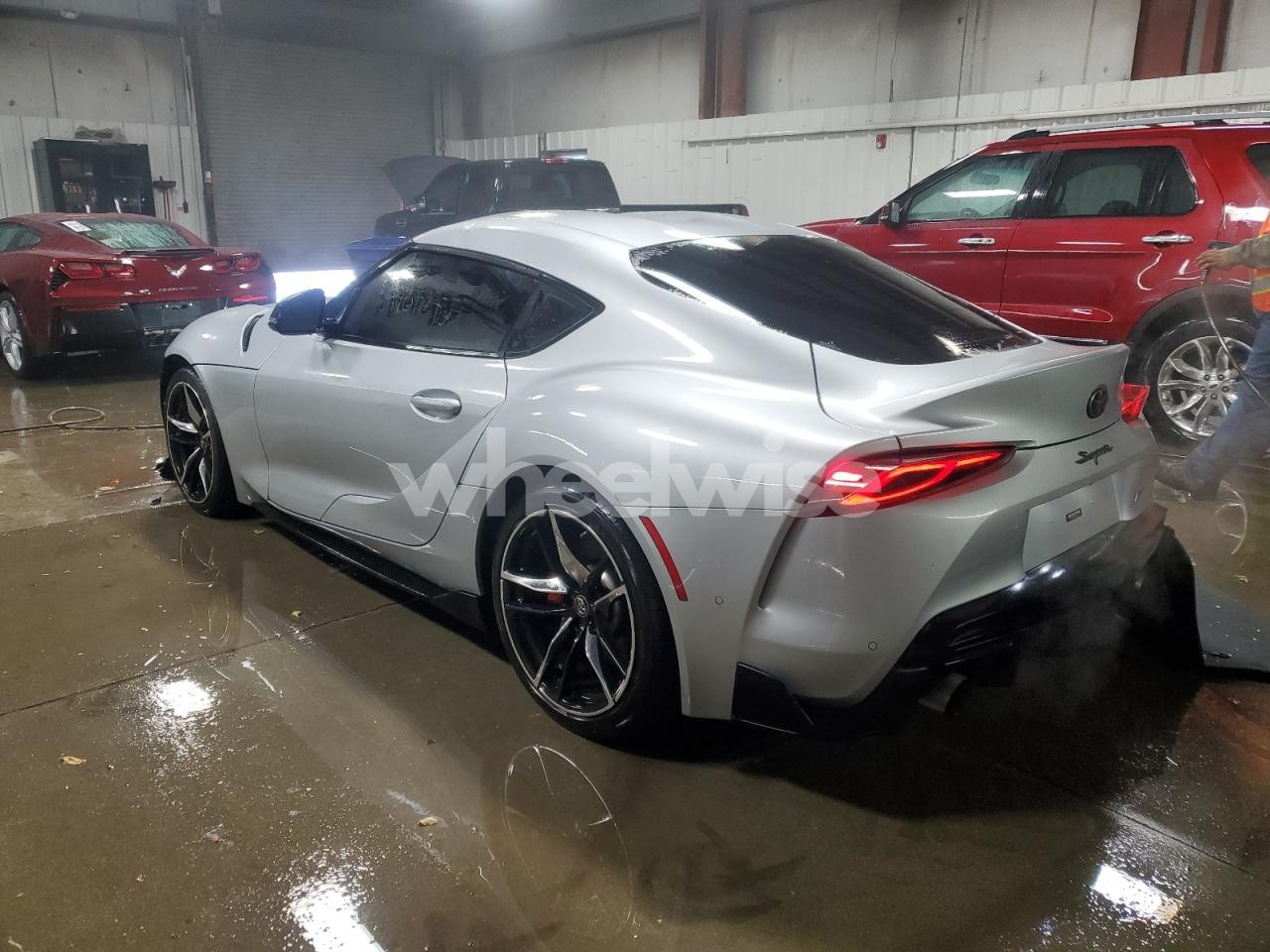 Photo 2 of 2021 TOYOTA SUPRA BASE (VIN WZ1DB0C05MW043888)