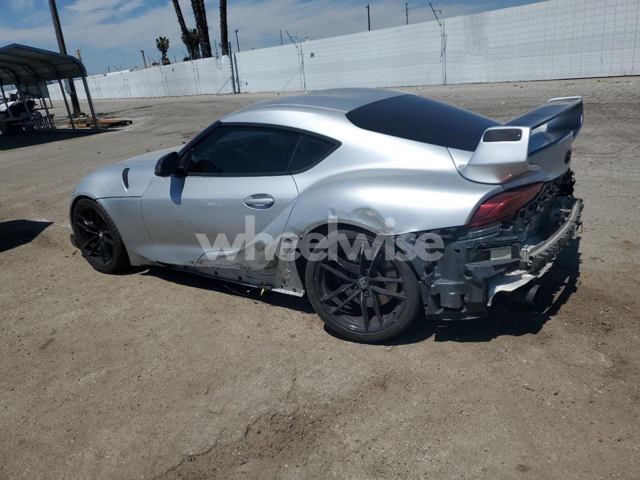 Photo 2 of 2020 TOYOTA SUPRA BASE (VIN WZ1DB4C02LW026309)