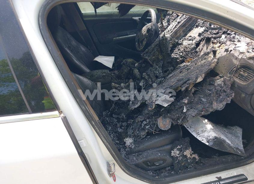 Photo 5 of 2016 Volvo S60 T5 DRIVE-E PREMIER (VIN YV126MFK0G2390792)