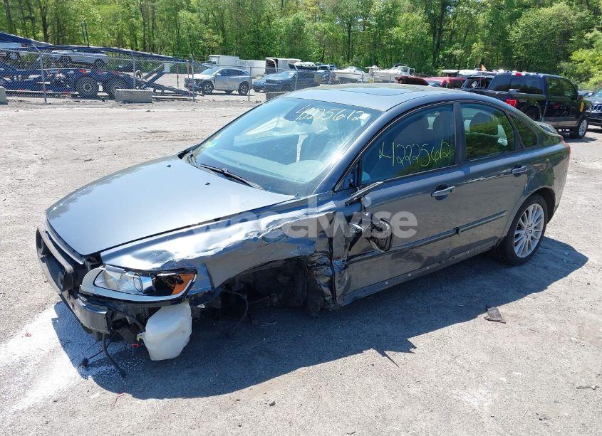 Photo 2 of 2010 Volvo S40 2.4I (VIN YV1390MS2A2489564)