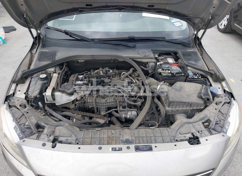 Photo 10 of 2015 Volvo S60 T5 PREMIER PLUS (VIN YV140MFC9F1313166)