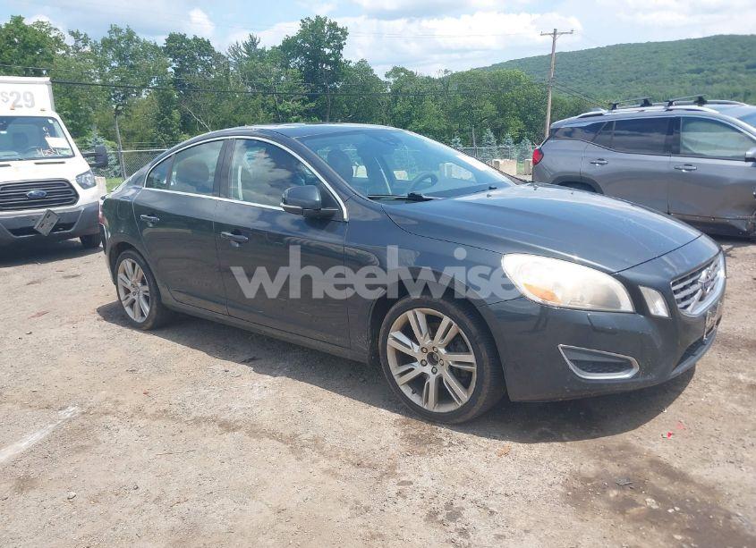 2013 Volvo S60 T5 (VIN YV1612FH1D1223996) main photo