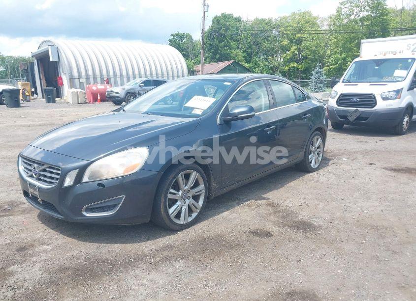 Photo 2 of 2013 Volvo S60 T5 (VIN YV1612FH1D1223996)