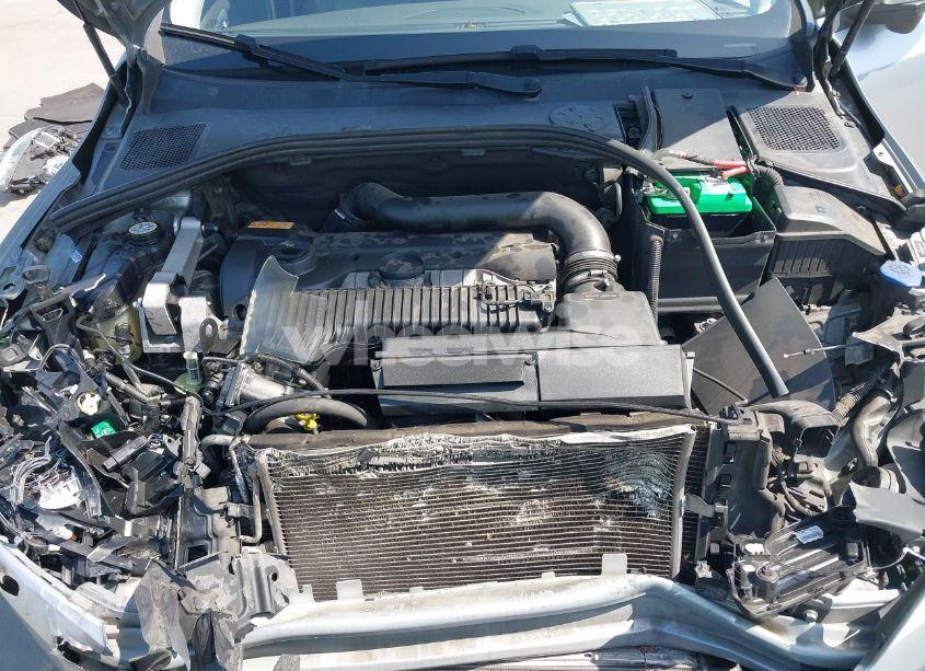 Photo 10 of 2013 Volvo S60 T5 PLATINUM (VIN YV1612FH1D2200826)