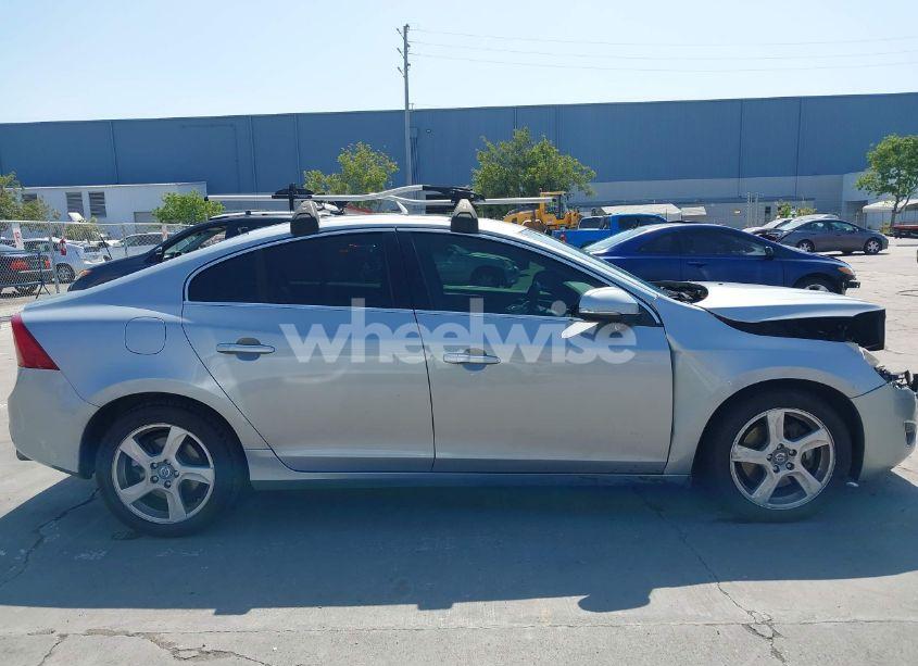 Photo 14 of 2013 Volvo S60 T5 PLATINUM (VIN YV1612FH1D2200826)