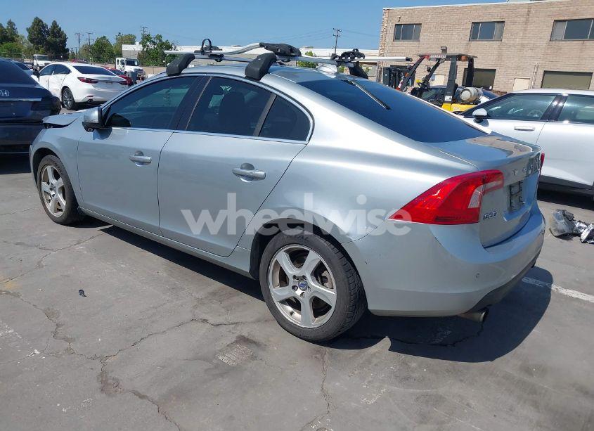 Photo 3 of 2013 Volvo S60 T5 PLATINUM (VIN YV1612FH1D2200826)