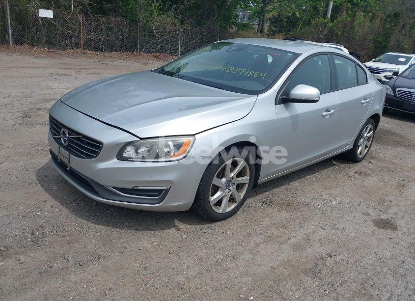 Photo 2 of 2014 Volvo S60 T5/T5 PLATINUM/T5 PREMIER/T5 PREMIER PLUS (VIN YV1612FH2E1285649)