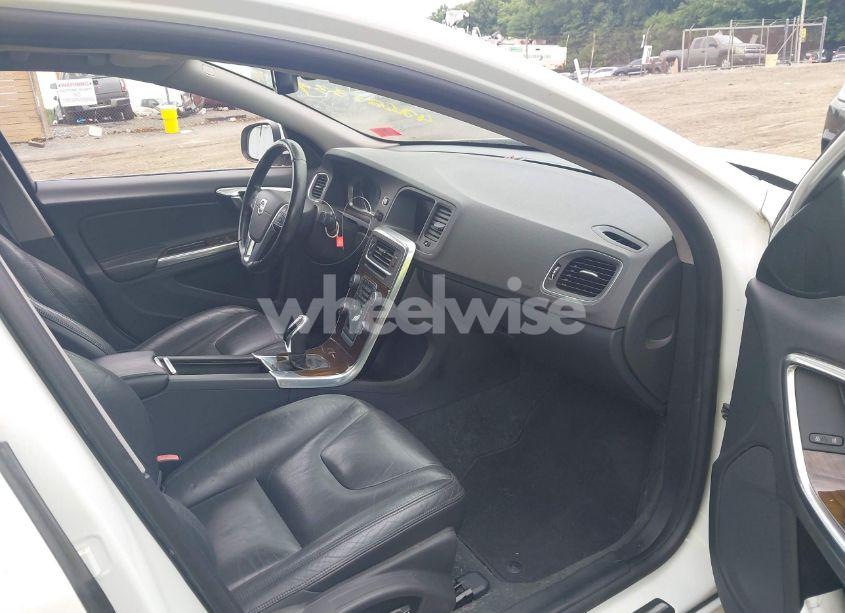 Photo 5 of 2014 Volvo S60 T5 (VIN YV1612FH2E2281028)