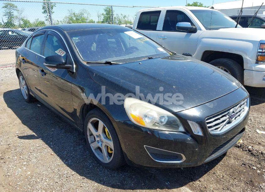 2013 Volvo S60 T5/T5 PLATINUM/T5 PREMIER/T5 PREMIER PLUS (VIN YV1612FH3D2171359) main photo