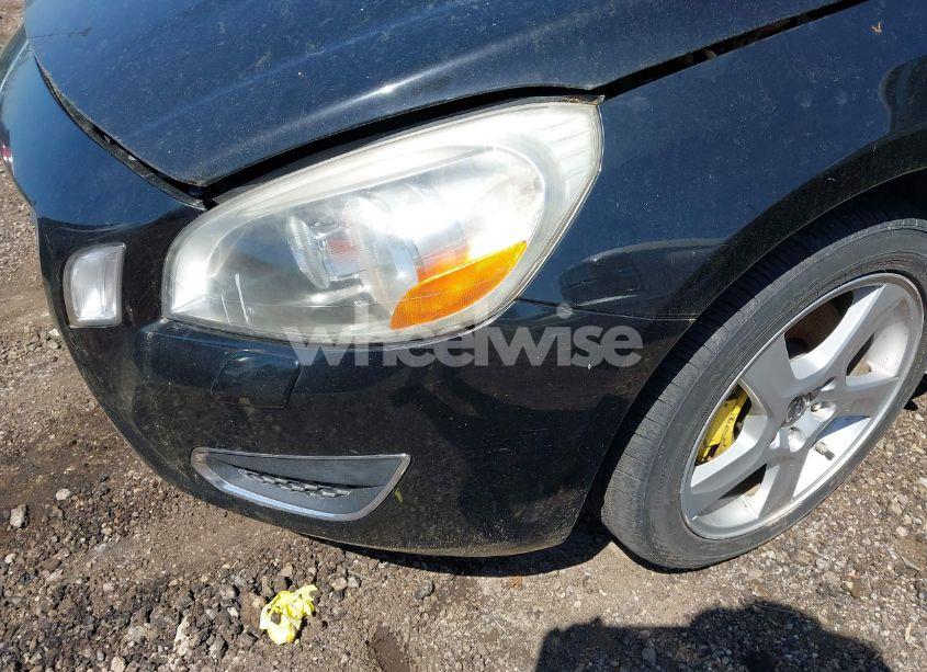 Photo 6 of 2013 Volvo S60 T5/T5 PLATINUM/T5 PREMIER/T5 PREMIER PLUS (VIN YV1612FH3D2171359)