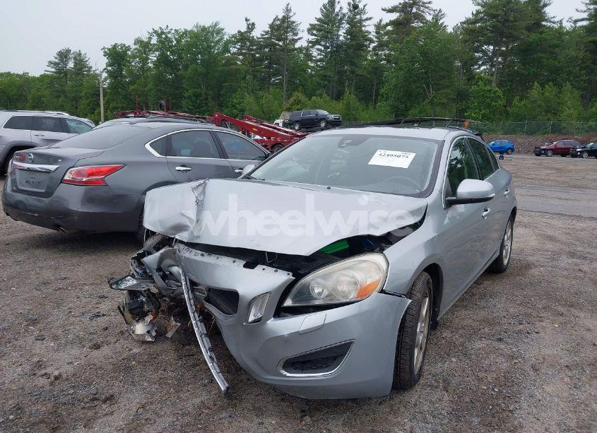 Photo 2 of 2013 Volvo S60 T5 (VIN YV1612FH6D2175986)
