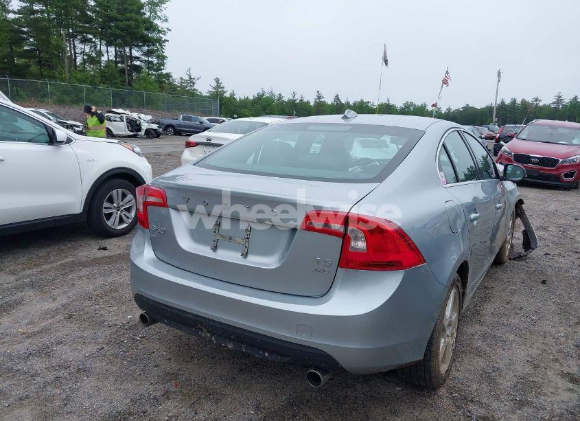 Photo 4 of 2013 Volvo S60 T5 (VIN YV1612FH6D2175986)