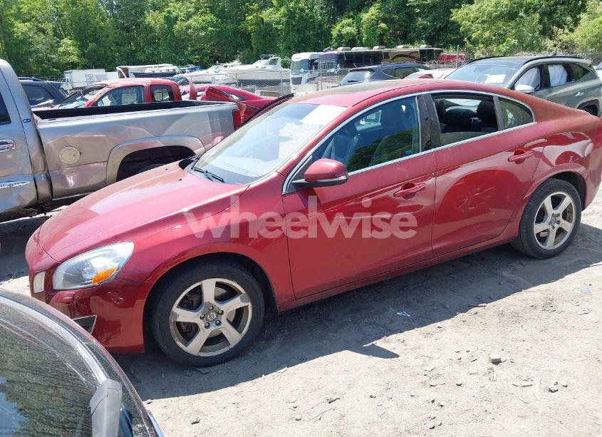 Photo 2 of 2013 Volvo S60 T5 (VIN YV1612FHXD1215492)