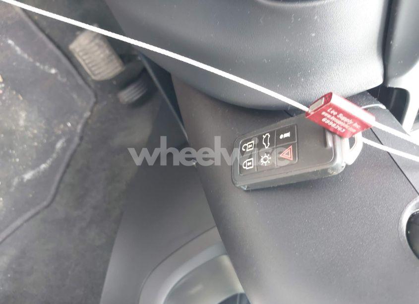 Photo 11 of 2013 Volvo S60 T5 PLATINUM (VIN YV1612FHXD2173223)