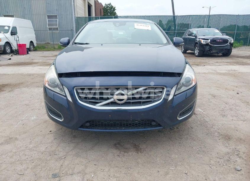 Photo 6 of 2013 Volvo S60 T5 PLATINUM (VIN YV1612FHXD2173223)