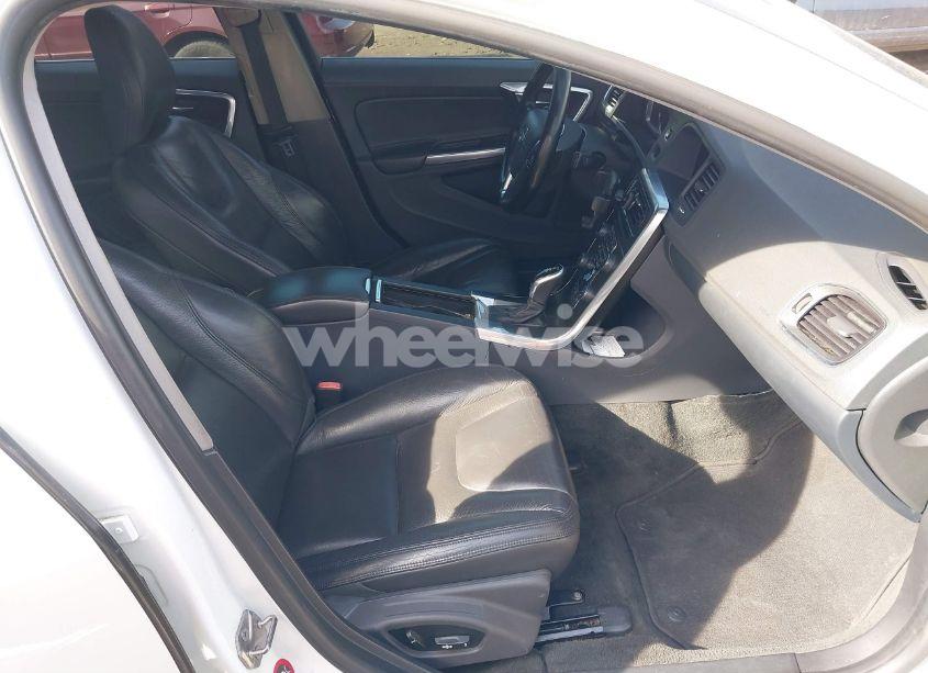 Photo 5 of 2014 Volvo S60 (VIN YV1612FS0E2283405)