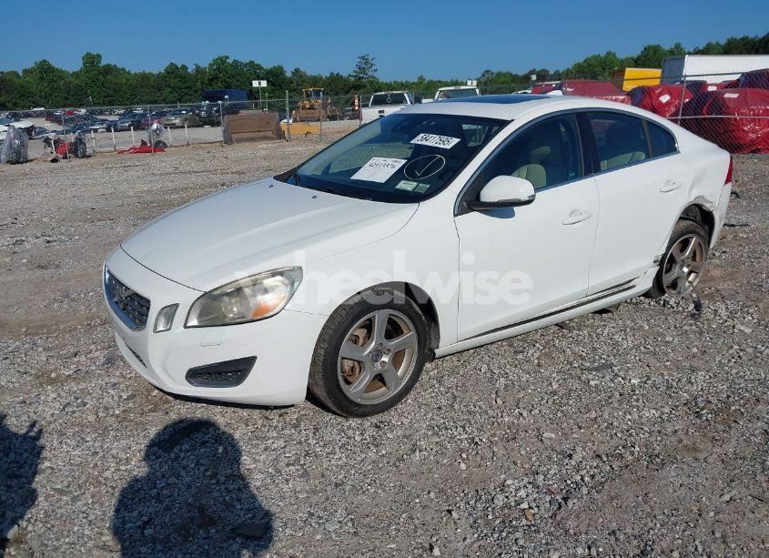 Photo 2 of 2013 Volvo S60 T5 (VIN YV1612FS1D2202815)