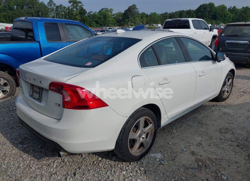 Photo 4 of 2013 Volvo S60 T5 (VIN YV1612FS2D2187905)