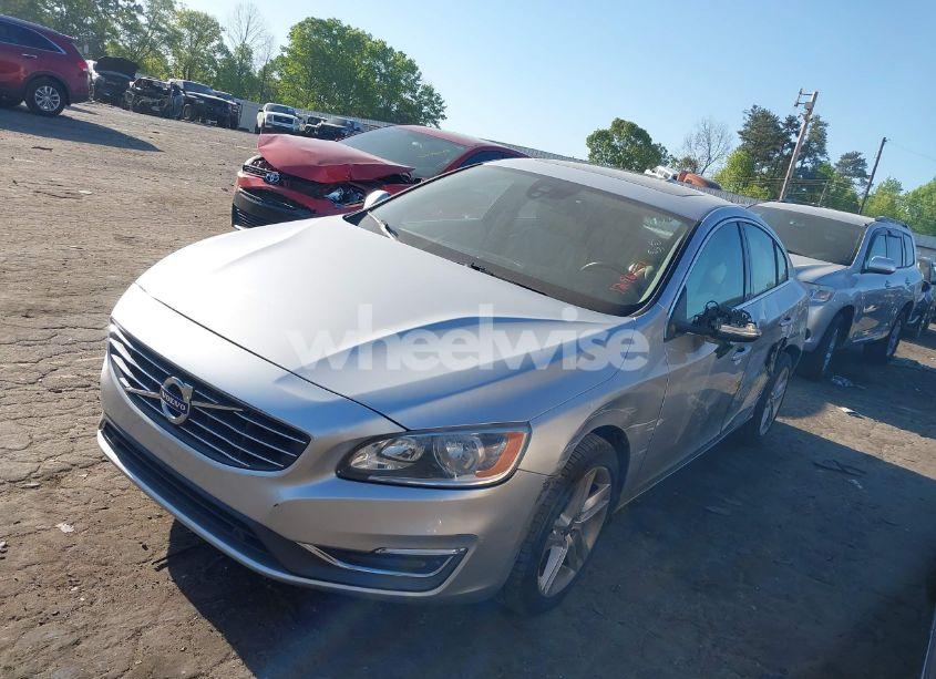 Photo 2 of 2014 Volvo S60 T5 PLATINUM (VIN YV1612FS2E1296291)
