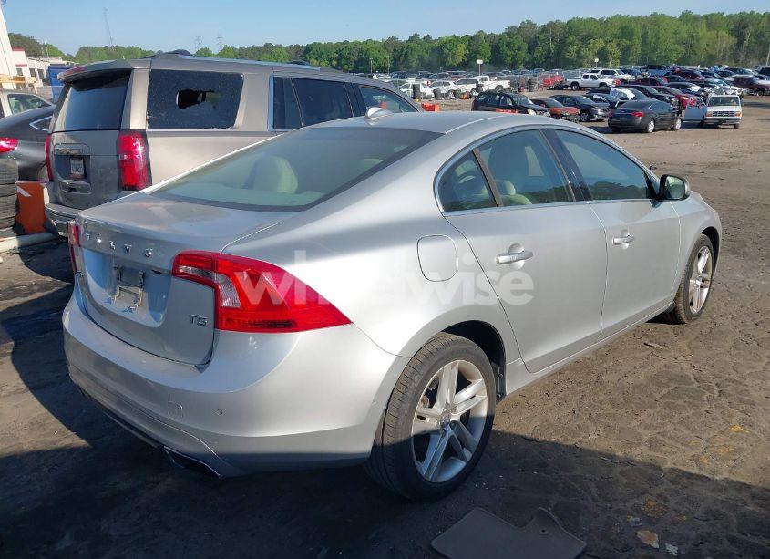 Photo 4 of 2014 Volvo S60 T5 PLATINUM (VIN YV1612FS2E1296291)