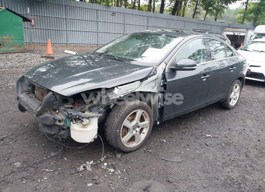Photo 2 of 2013 Volvo S60 T5/T5 PLATINUM/T5 PREMIER/T5 PREMIER PLUS (VIN YV1612FS3D2230809)