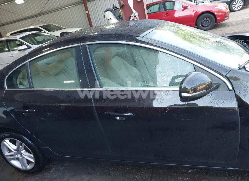 Photo 13 of 2014 Volvo S60 T5 PLATINUM (VIN YV1612FS3E2277310)