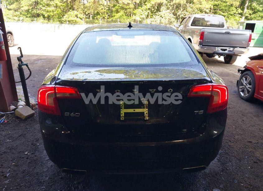 Photo 16 of 2014 Volvo S60 T5 PLATINUM (VIN YV1612FS3E2277310)