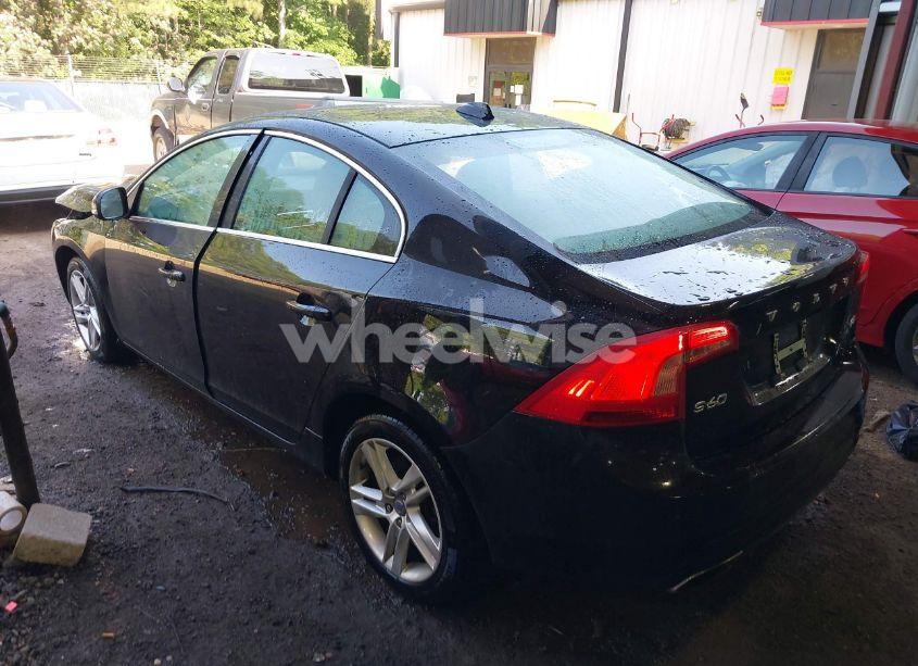Photo 3 of 2014 Volvo S60 T5 PLATINUM (VIN YV1612FS3E2277310)