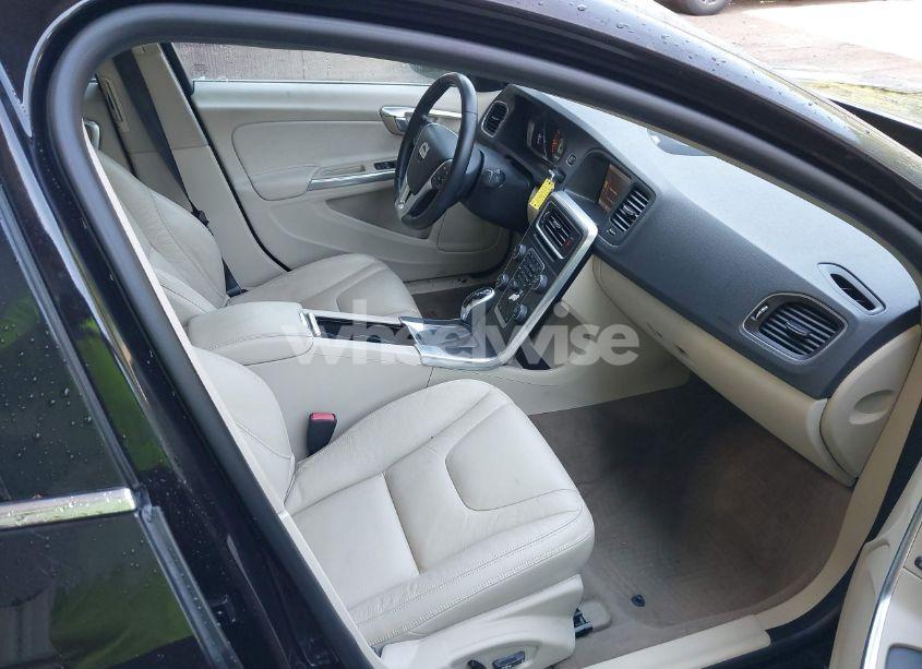 Photo 5 of 2014 Volvo S60 T5 PLATINUM (VIN YV1612FS3E2277310)