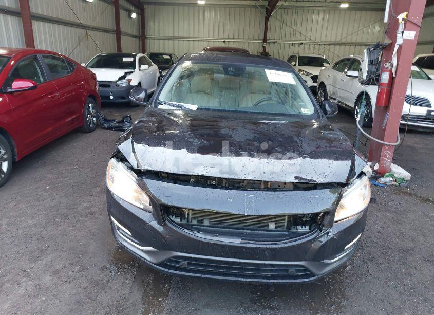 Photo 6 of 2014 Volvo S60 T5 PLATINUM (VIN YV1612FS3E2277310)