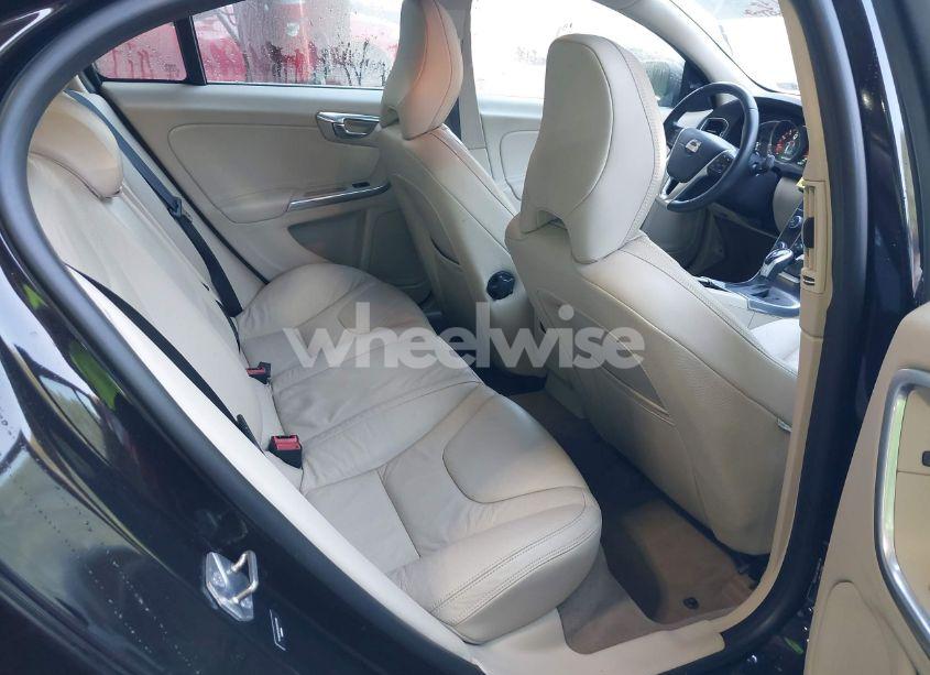 Photo 8 of 2014 Volvo S60 T5 PLATINUM (VIN YV1612FS3E2277310)