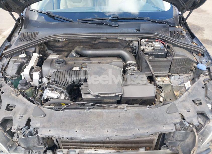 Photo 10 of 2013 Volvo S60 T5 PLATINUM (VIN YV1612FS6D2195232)