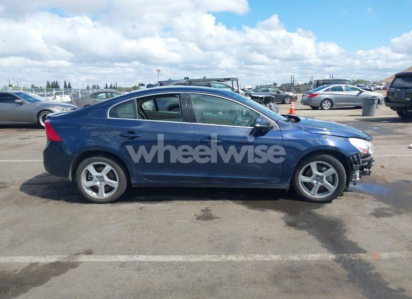 Photo 14 of 2013 Volvo S60 T5 PLATINUM (VIN YV1612FS6D2195232)