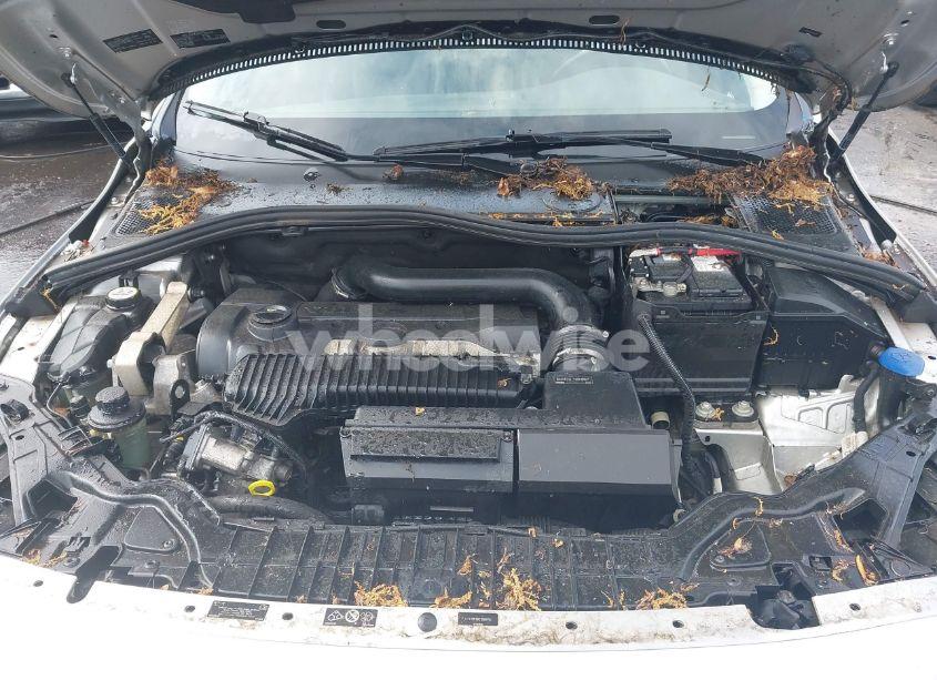 Photo 10 of 2014 Volvo S60 T5 PLATINUM (VIN YV1612FS6E1280756)