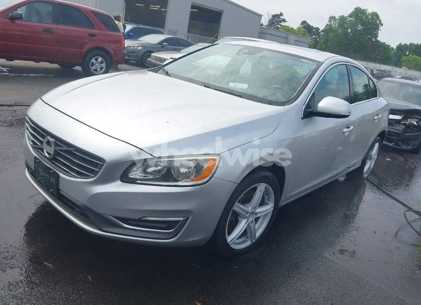 Photo 2 of 2014 Volvo S60 T5 PLATINUM (VIN YV1612FS6E1280756)